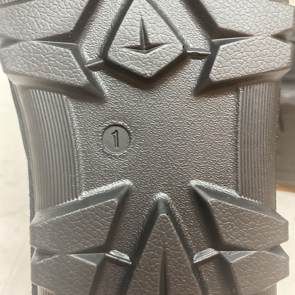 Shearling Boots - Ugg Style - Picture 3 of 6